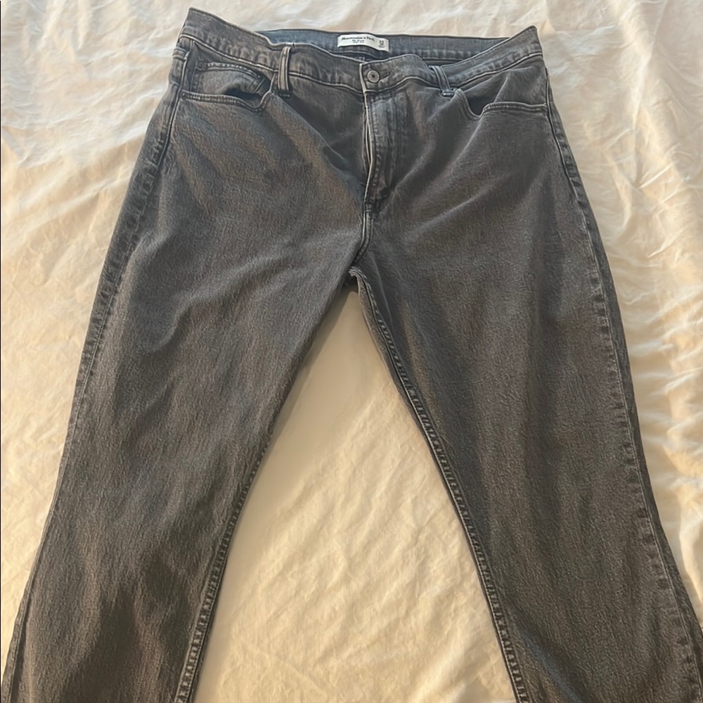 Abercrombie & Fitch Gray Relaxed Jeans with Classic Detailing